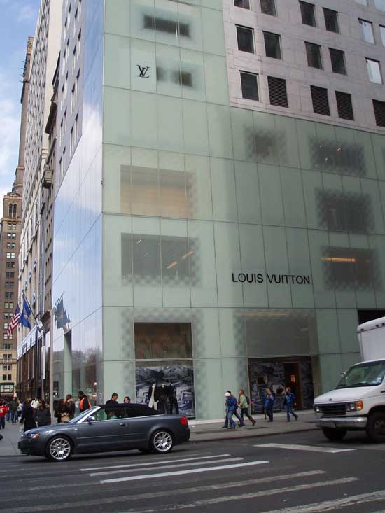 File:Louis Vuitton NYC Flagship (48064100952).jpg - Wikipedia
