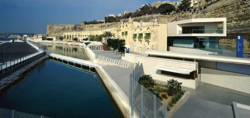 Valletta Waterfront Malta: Maltese Building
