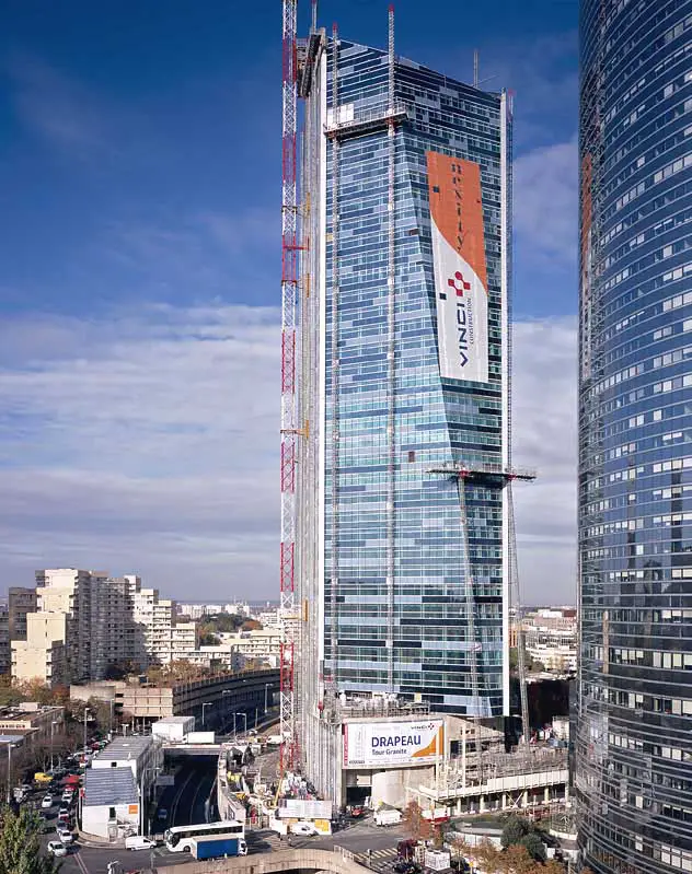 Société Générale Tower, La Defense Skyscraper