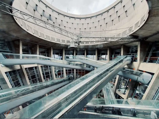 Charles-de-Gaulle escalators