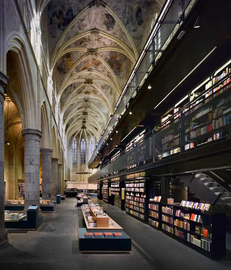 wit Riskant Schrikken Bookstore Selexyz Dominicanen Maastricht - e-architect