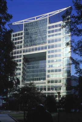 5 Canada Square, Canary Wharf building London