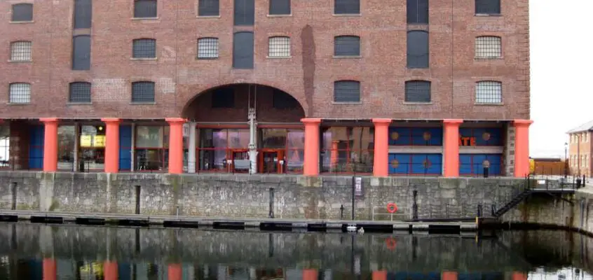 Tate Gallery Liverpool Albert Docks Building