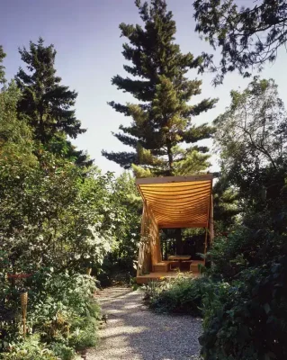 Garden Pavilion Toronto building: Paul Raff Studio