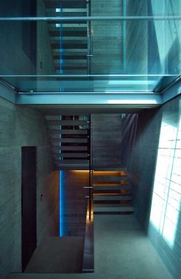 House in Highgate Cemetery stairs Eldridge Smerin architects