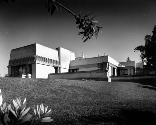 Hollyhock House, Los Angeles, photo by Julius Shulman Photographer