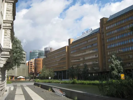 Debis Building Berlin: Daimler Financial Services