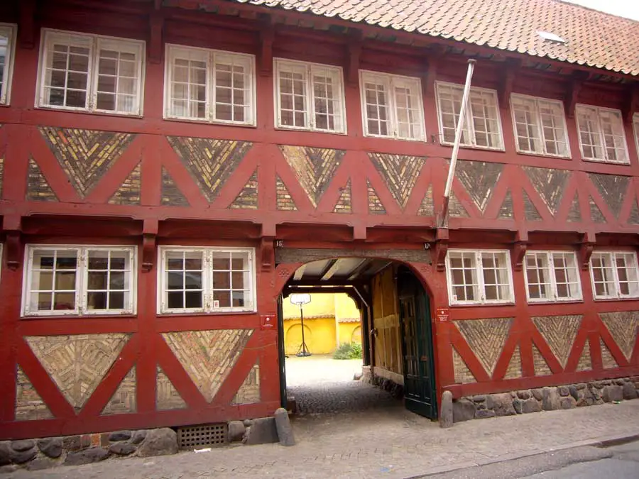 Aarhus Skolegade building facade