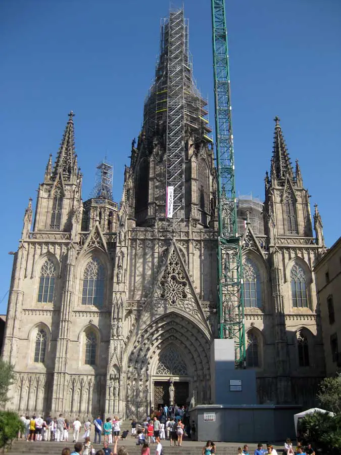 Barcelona Cathedral Building: Barri Gotic