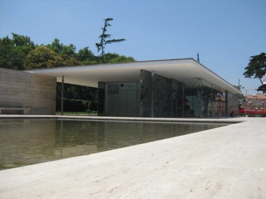 Barcelona Pavilion Mies van der Rohe building