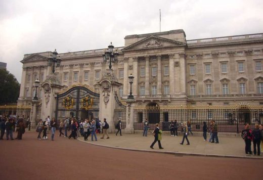 Buckingham Palace Photos: London Building