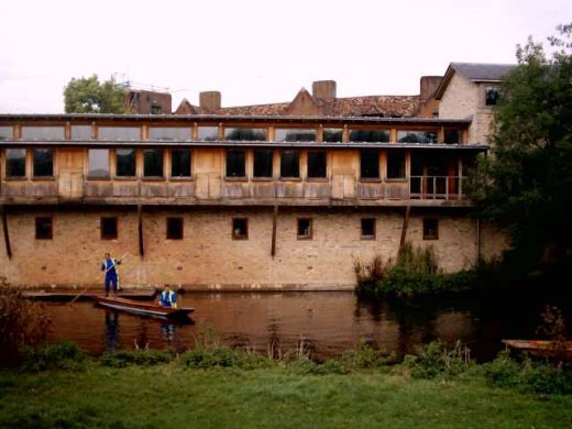 Darwin College Cambridge Building River Cam punt