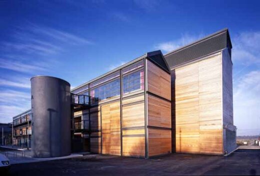 Caernarfon Arts Centre, Galeri Welsh Theatre building