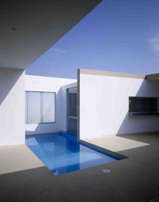 Casa en Playa en Las Arenas, Lima, Peru design by Artadi Arquitecto