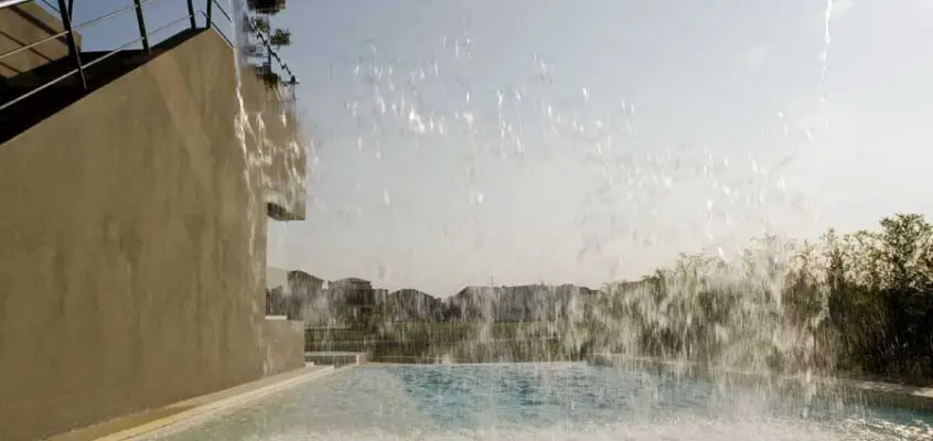 Casa de la Cascada Argentina, Waterfall House