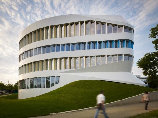 Centre for Virtual Engineering Stuttgart architecture tours