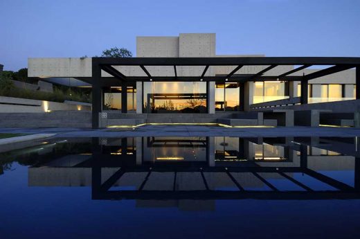 Concrete House in Pozuelo de Alarcón