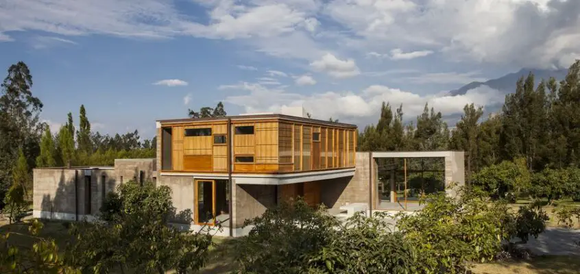 Cotacachi House: Ecuador Residence