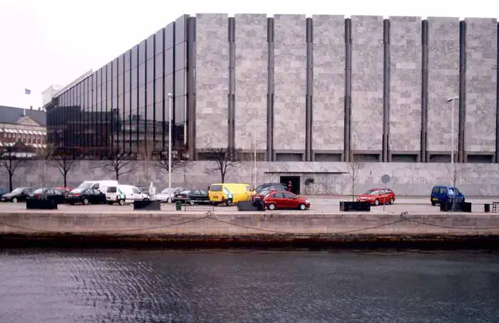 Danish National Bank building by Dissing + Weitling Architects