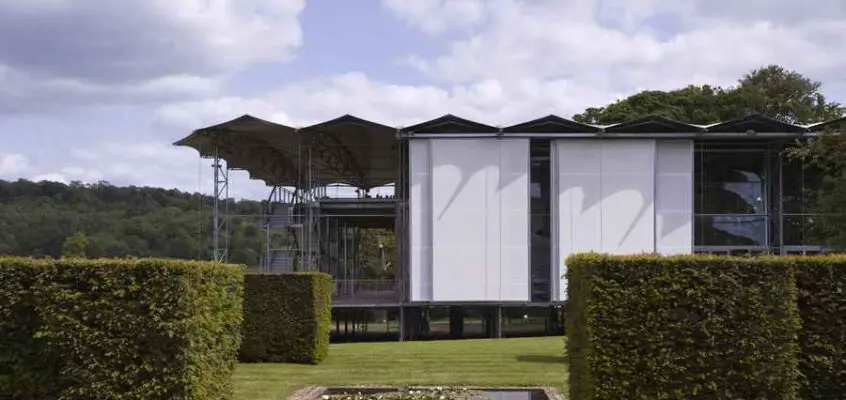 Garsington Opera Pavilion, High Wycombe Building