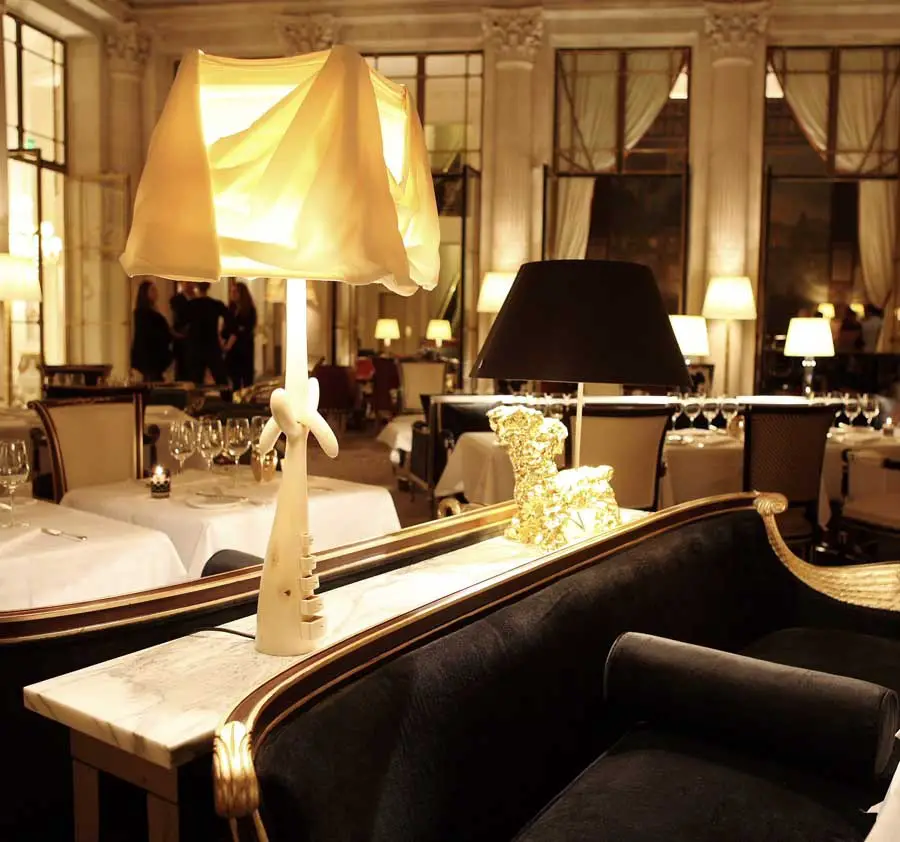 Le Meurice Hotel Paris building interior