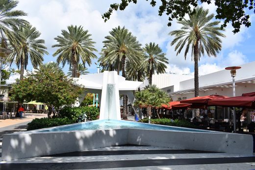 Morris Lapidus Fountain Miami Beach Florida