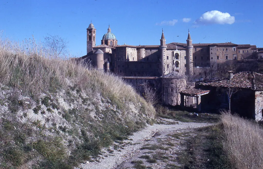 Piazza del Mercatale in Urbino by Giancarlo De Carlo architect