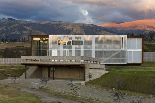 Contemporary house in the Tumbaco Valley, Quito, Ecuador