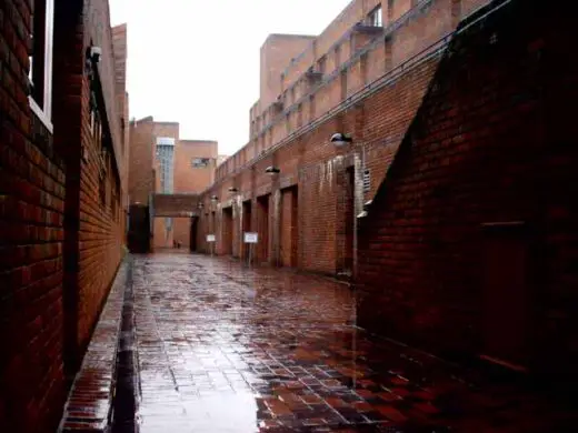 Robinson College Cambridge building courtyard