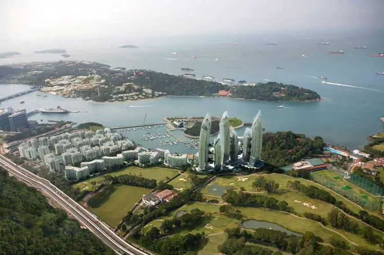 Reflections at Keppel Bay by Studio Daniel Libeskind