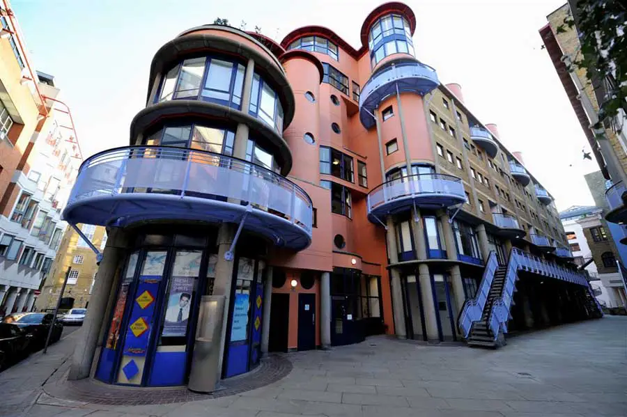 Horselydown Square Shad Thames by Wickham van Eyck Architects