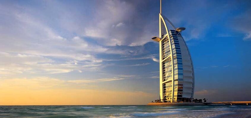 Burj al Arab Tower, Dubai: UAE Hotel Building
