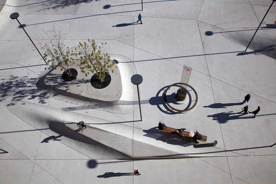 Eduard Wallnoefer Platz: Landhausplatz Innsbruck