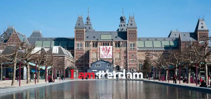 Rijksmuseum Amsterdam: Dutch Arts Building