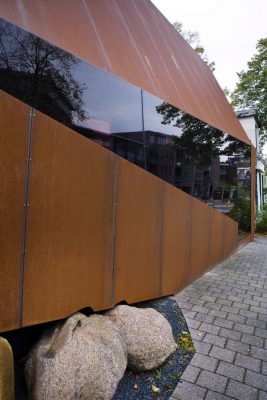 Steel Screen Emmen Corten building möhn bouman architects