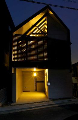 WAON House, Hyogo home nighttime view