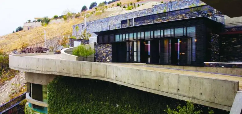 Ramp House Tehran, Residence: Iran Property
