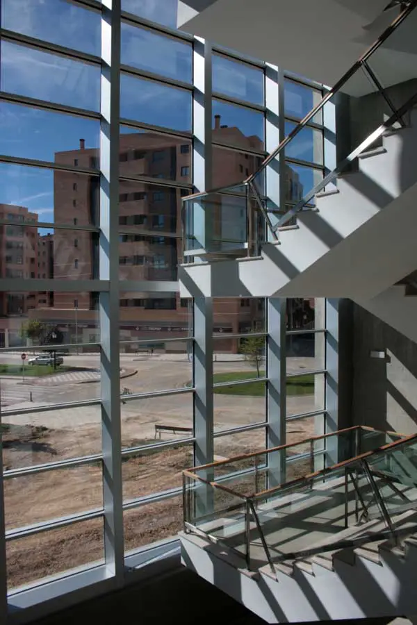 Active Glass Curtain Wall: Intelliglass Architectural Glazing