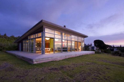 Waitara Bach - New Zealand Beach Property