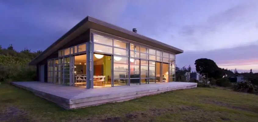 Waitara Bach – New Zealand Beach Property, Home