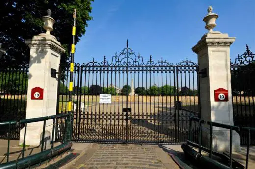 The Embankment entrance to the Royal Hospital Chelsea