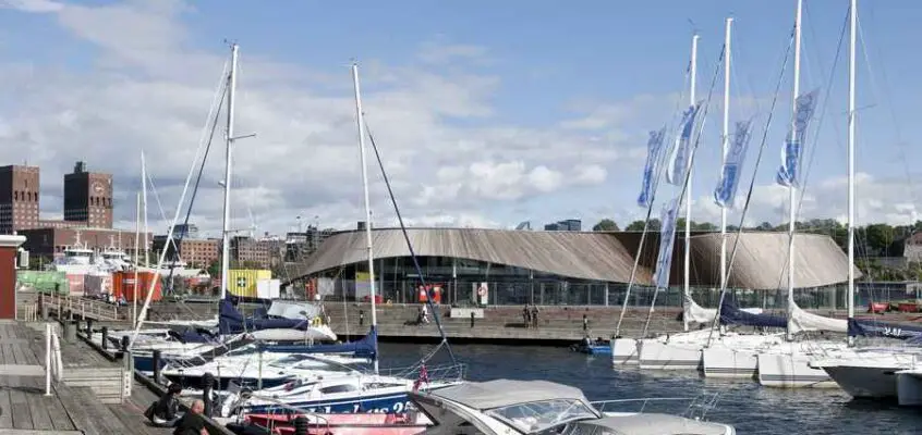 Aker Brygge Restaurant, Oslo Waterfront Building