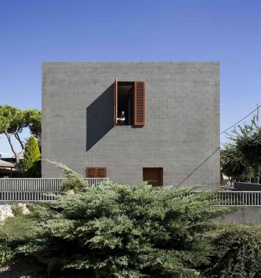 Casa Parets del Vallès building by H ARQUITECTES