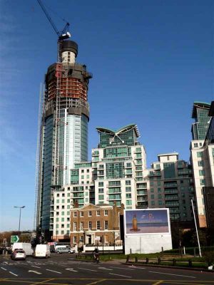 St Georges Wharf London, Vauxhall Tower properties