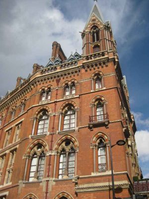 St Pancras Station Building, London Hotel