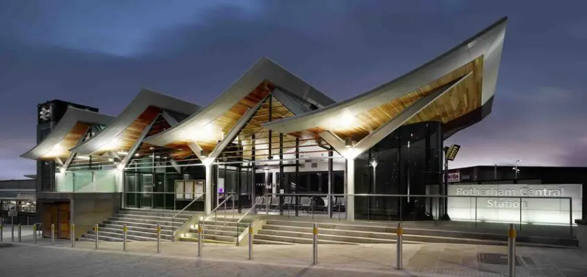 Rotherham Central Station: Train Building