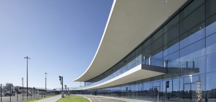 Gibraltar Airport Building: Terminal