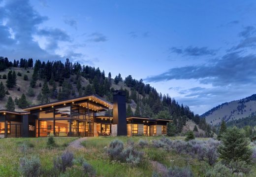 River Bank House Montana Residence