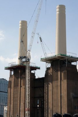 Battersea Power Station Chimney Painting | www.e-architect.com