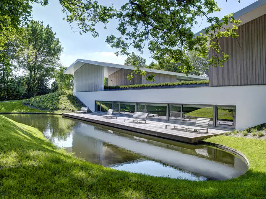 House L Oosterhout residence in Netherlands